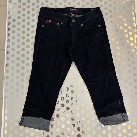 Fragile Denim - Black Ankle Cropped Jeans with Sleek Design